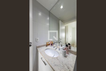 Apartamento para alugar com 79m², 2 quartos e 1 vagaSuíte