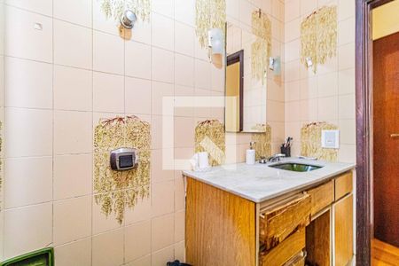 Casa à venda com 389m², 3 quartos e 2 vagasSuite - Banheiro