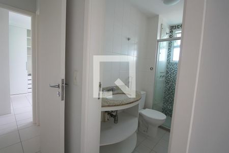 Banheiro da Suíte 1 de apartamento para alugar com 2 quartos, 77m² em Jacarepaguá, Rio de Janeiro