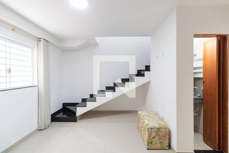 Sala de casa de condomínio para alugar com 2 quartos, 80m² em Vila Ré, São Paulo