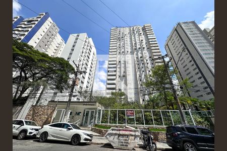 Apartamento para alugar com 196m², 4 quartos e 2 vagasFachada