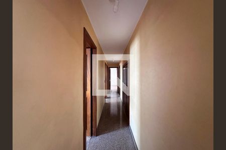 Apartamento para alugar com 196m², 4 quartos e 2 vagasCorredor Quartos