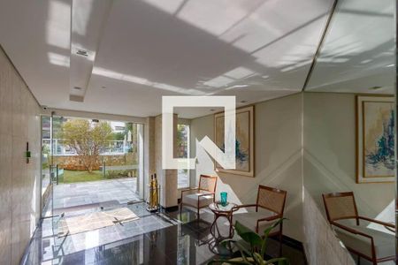 Apartamento para alugar com 196m², 4 quartos e 2 vagas Apartamento para alugar com 196m², 4 quartos e 2 vagasHall Social Bloco