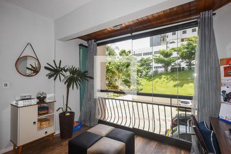 Varanda Sala de apartamento à venda com 2 quartos, 69m² em Jardim Henriqueta, Taboão da Serra
