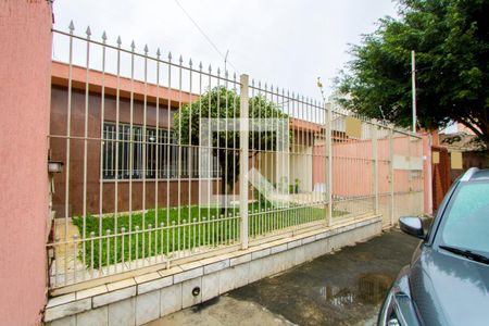 Casa para alugar com 143m², 2 quartos e 2 vagasFachada