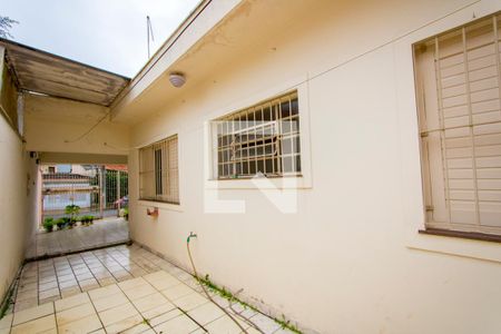 Casa para alugar com 143m², 2 quartos e 2 vagasQuintal