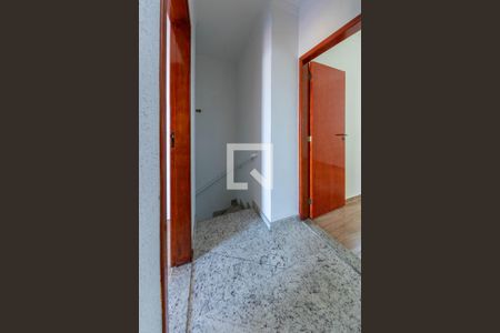 Corredor de casa de condomínio para alugar com 2 quartos, 112m² em Vila Alpina, São Paulo