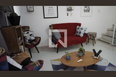 Casa de condomínio à venda com 144m², 4 quartos e 1 vagaSala