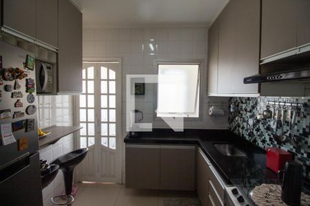 Cozinha de apartamento para alugar com 2 quartos, 60m² em Vila Rosaria, São Paulo