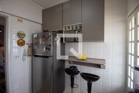 Cozinha de apartamento para alugar com 2 quartos, 60m² em Vila Rosaria, São Paulo