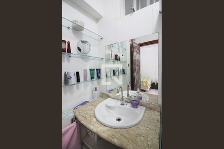 Casa à venda com 140m², 2 quartos e 2 vagasQuarto 1 - Suíte Banheiro 