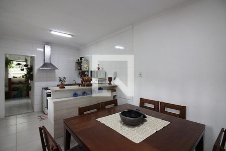 Casa à venda com 140m², 2 quartos e 2 vagasCopa e Cozinha 
