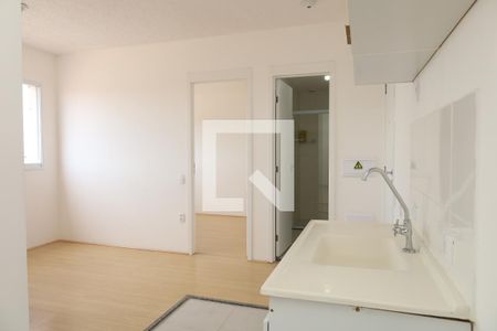 Sala/Cozinha de apartamento para alugar com 2 quartos, 36m² em Conjunto Residencial José Bonifácio, São Paulo
