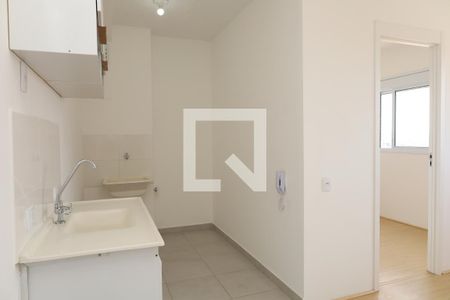 Sala/Cozinha de apartamento para alugar com 2 quartos, 36m² em Conjunto Residencial José Bonifácio, São Paulo