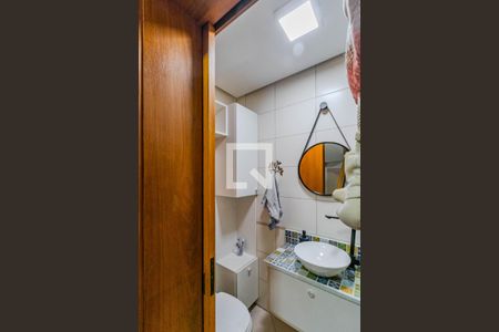 Banheiro 1 de casa de condomínio à venda com 2 quartos, 102m² em Guarujá, Porto Alegre