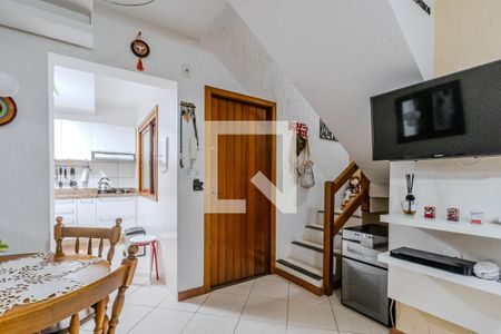 Casa de condomínio para alugar com 102m², 2 quartos e 1 vagaSala