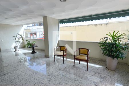 Apartamento à venda com 75m², 2 quartos e 1 vagaÁrea comum