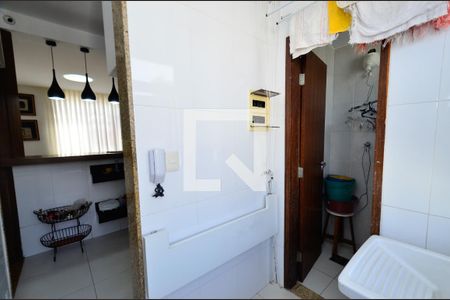 Apartamento à venda com 75m², 2 quartos e 1 vagaÁrea de Serviço
