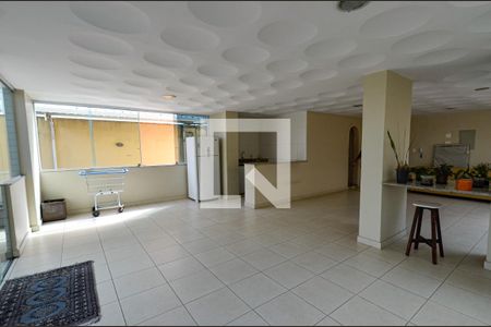 Apartamento à venda com 75m², 2 quartos e 1 vagaÁrea comum