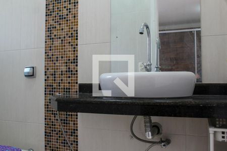 Banheiro suite 3 de casa à venda com 3 quartos, 117m² em Vila Imperio, São Paulo