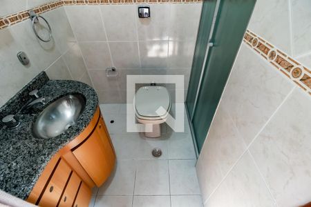 Casa à venda com 165m², 3 quartos e 4 vagasBanheiro da Suíte 1