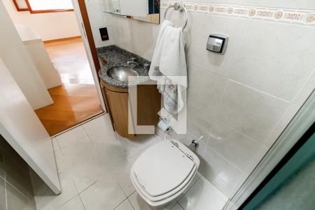 Casa à venda com 165m², 3 quartos e 4 vagasBanheiro da Suíte 2