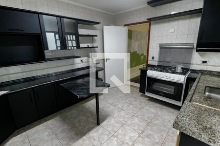 Casa à venda com 165m², 3 quartos e 4 vagasCozinha - Armários