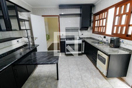 Casa à venda com 165m², 3 quartos e 4 vagasCozinha - Armários