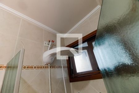 Casa à venda com 165m², 3 quartos e 4 vagasBanheiro da Suíte 1 - chuveiro