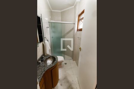 Casa à venda com 165m², 3 quartos e 4 vagasBanheiro da Suíte 2