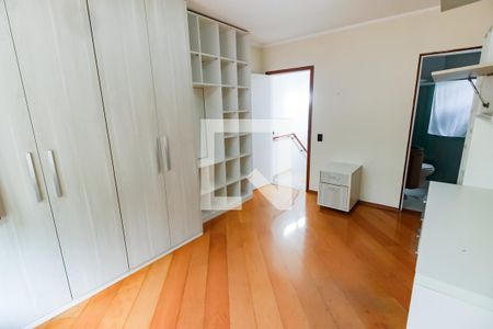 Casa à venda com 165m², 3 quartos e 4 vagasSuíte 2