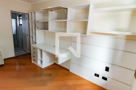 Casa à venda com 165m², 3 quartos e 4 vagasSuíte 2