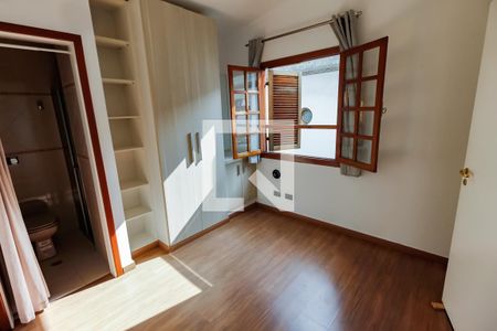 Casa à venda com 165m², 3 quartos e 4 vagasSuíte 1