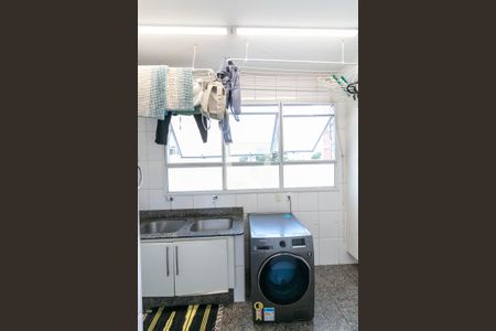 Apartamento à venda com 170m², 4 quartos e 3 vagas Apartamento à venda com 170m², 4 quartos e 3 vagasDetalhe da área de serviço