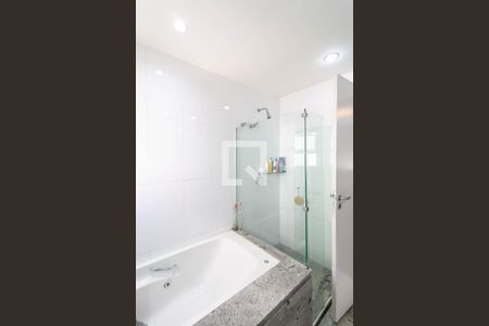 Apartamento à venda com 170m², 4 quartos e 3 vagas Apartamento à venda com 170m², 4 quartos e 3 vagasBanheiro