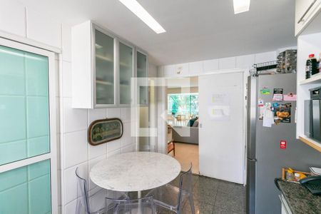 Cozinha  de apartamento à venda com 4 quartos, 170m² em Santo Antônio, Belo Horizonte