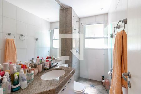 Apartamento à venda com 170m², 4 quartos e 3 vagas Apartamento à venda com 170m², 4 quartos e 3 vagasBanheiro