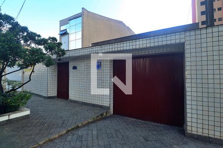 Casa à venda com 500m², 6 quartos e 6 vagasFachada