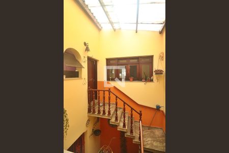 Casa à venda com 500m², 6 quartos e 6 vagasEscada