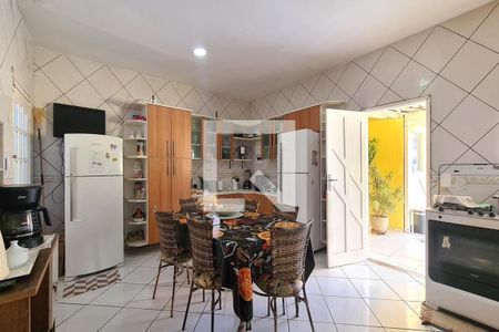 Casa para alugar com 484m², 3 quartos e 3 vagasCozinha