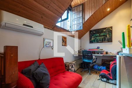 Quarto 3 (Sótão) de casa à venda com 3 quartos, 130m² em Pinheiros, São Paulo