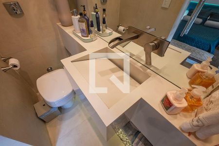 Casa à venda com 130m², 3 quartos e 1 vagaSuíte - Banheiro