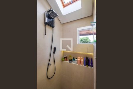 Casa à venda com 130m², 3 quartos e 1 vagaSuíte - Banheiro