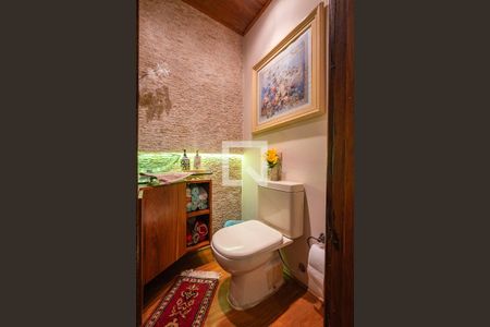 Casa à venda com 130m², 3 quartos e 1 vagaÁrea de Serviço - Lavabo