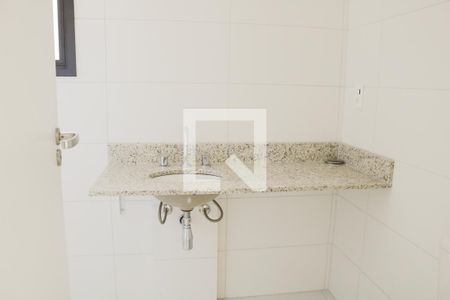 Apartamento à venda com 69m², 2 quartos e 2 vagasBanheiro da Suíte 1