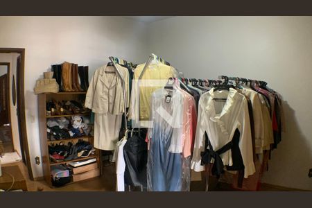 Casa à venda com 310m², 4 quartos e 2 vagasSuíte 1