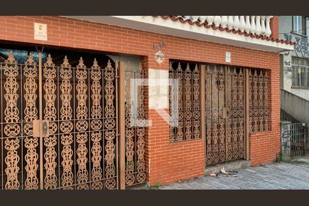 Casa à venda com 310m², 4 quartos e 2 vagasFachada