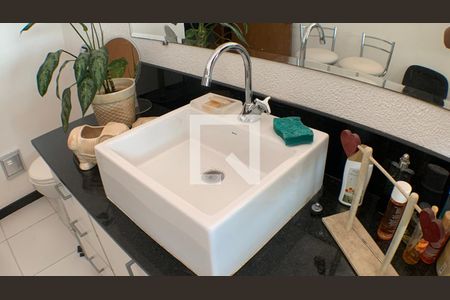 Casa à venda com 310m², 4 quartos e 2 vagasBanheiro