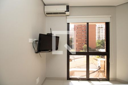 Quarto, ar condicionado, TV, cortina  de apartamento para alugar com 1 quarto, 48m² em Itaim Bibi, São Paulo