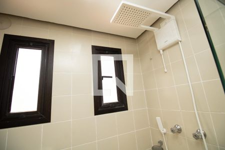 Banheiro, chuveiro e box  de apartamento para alugar com 1 quarto, 48m² em Itaim Bibi, São Paulo